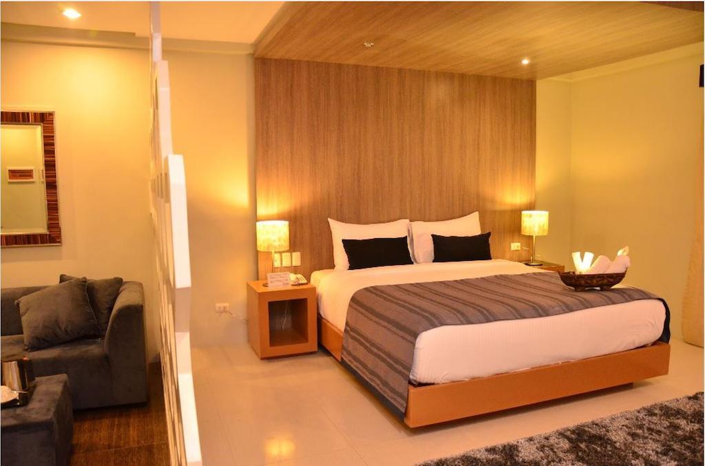 One Manalo Place Puerto Princesa Εξωτερικό φωτογραφία
