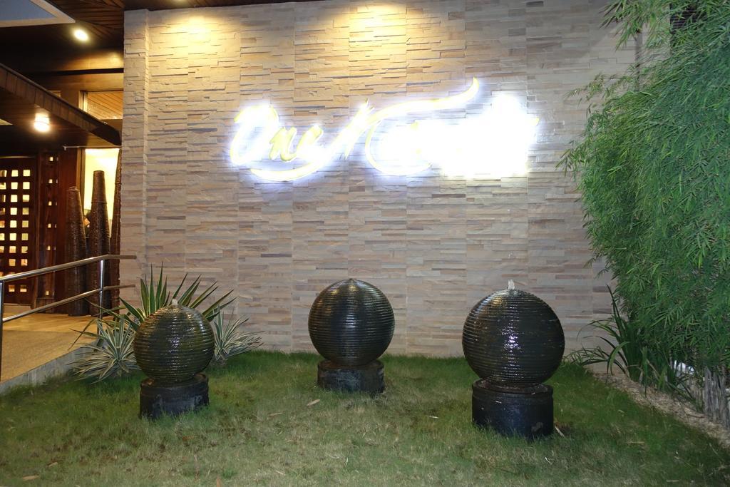 One Manalo Place Puerto Princesa Εξωτερικό φωτογραφία