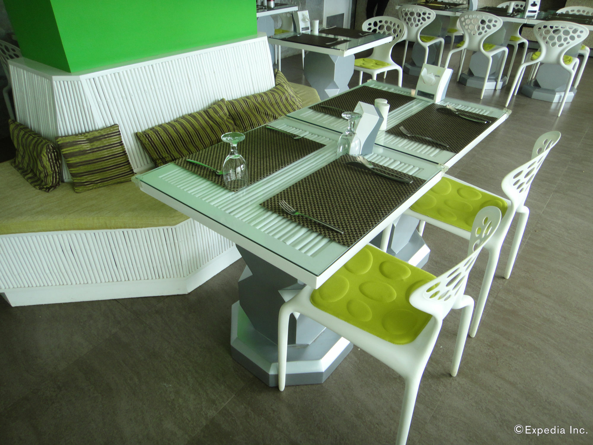 One Manalo Place Puerto Princesa Εξωτερικό φωτογραφία